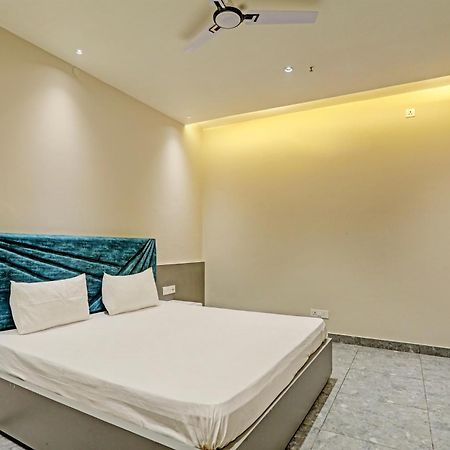 Hotel O Miraas Hotel And Banquet Hall ลูดิฮานา ภายนอก รูปภาพ