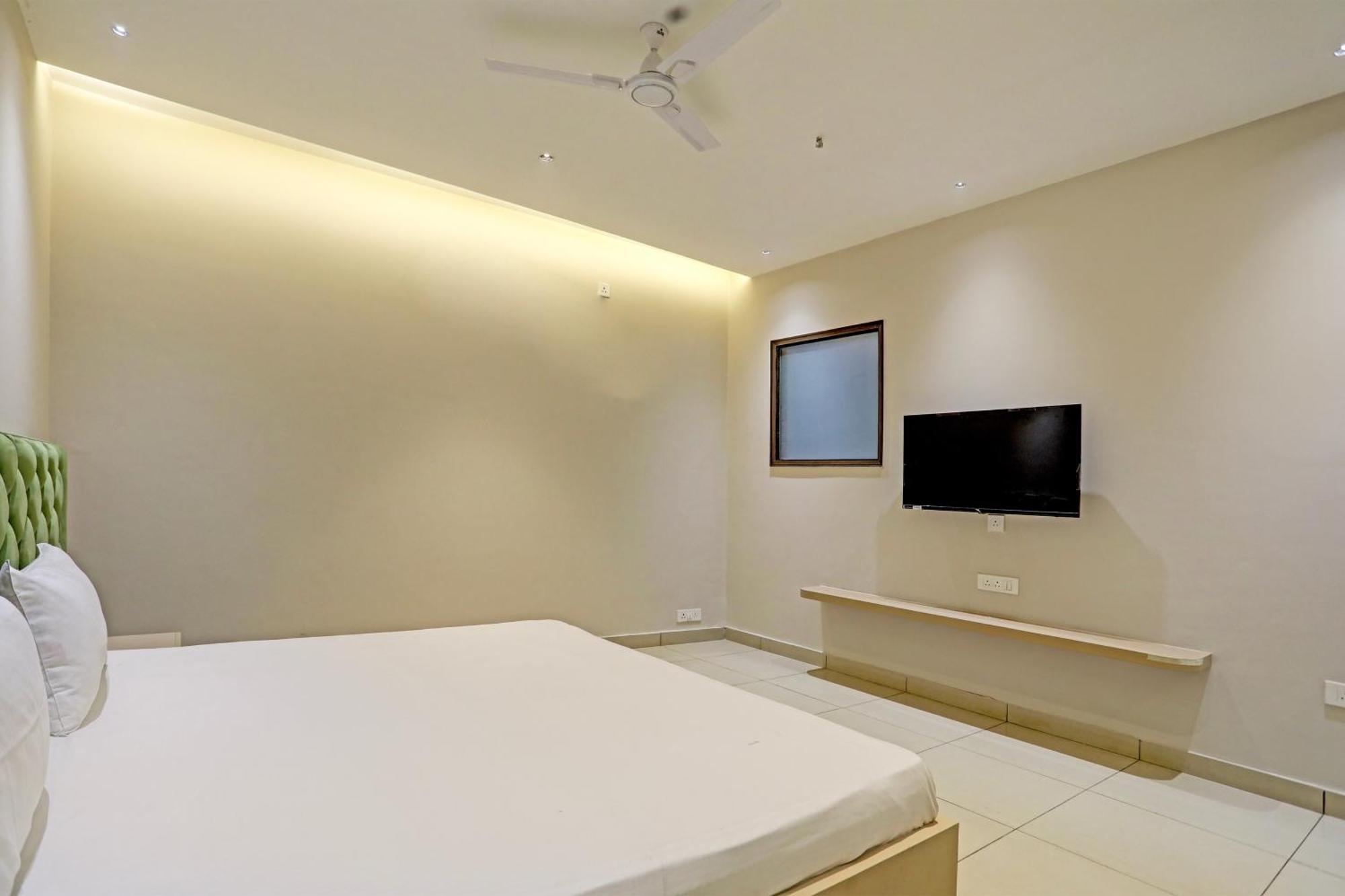 Hotel O Miraas Hotel And Banquet Hall ลูดิฮานา ภายนอก รูปภาพ