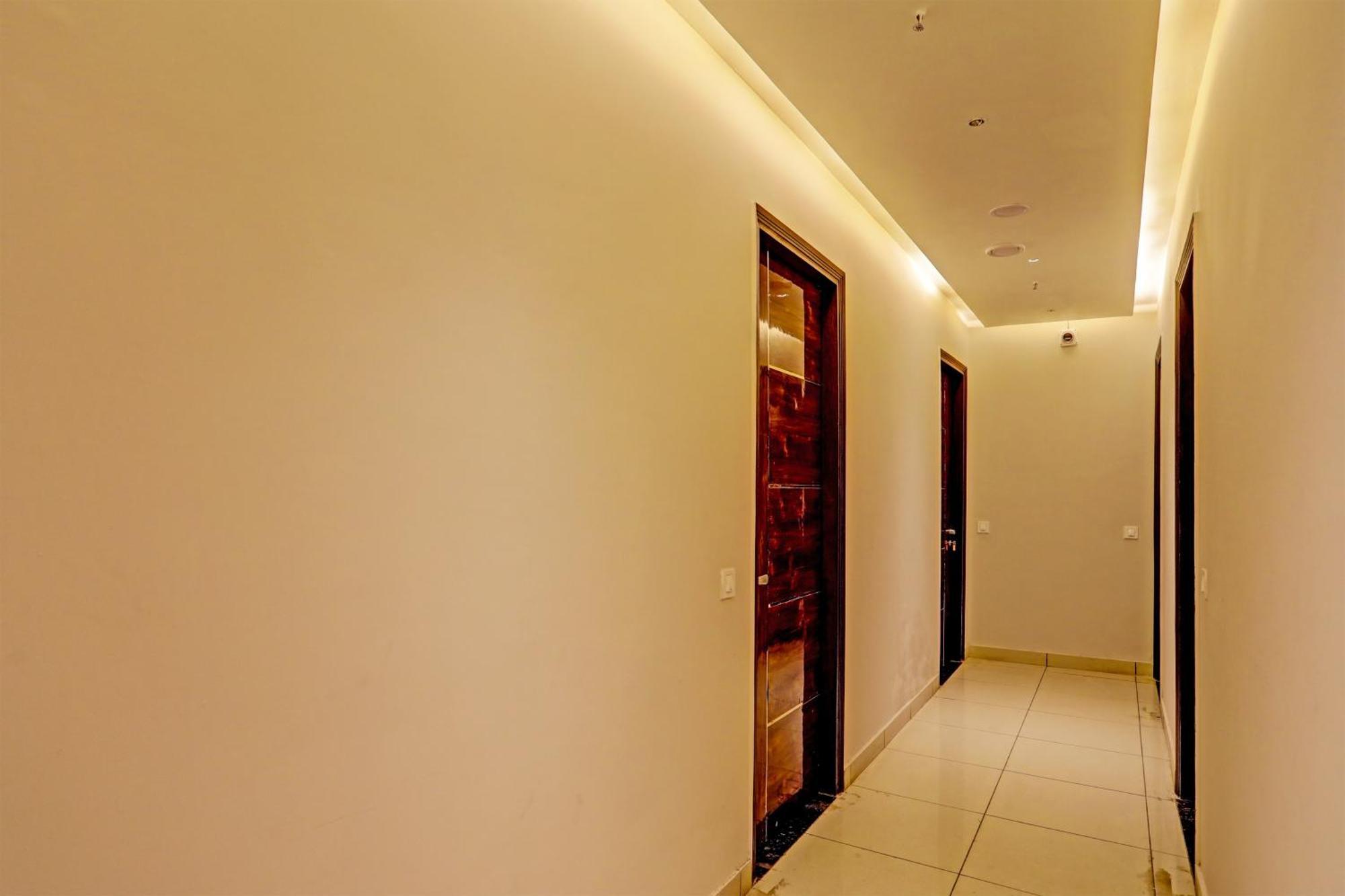 Hotel O Miraas Hotel And Banquet Hall ลูดิฮานา ภายนอก รูปภาพ